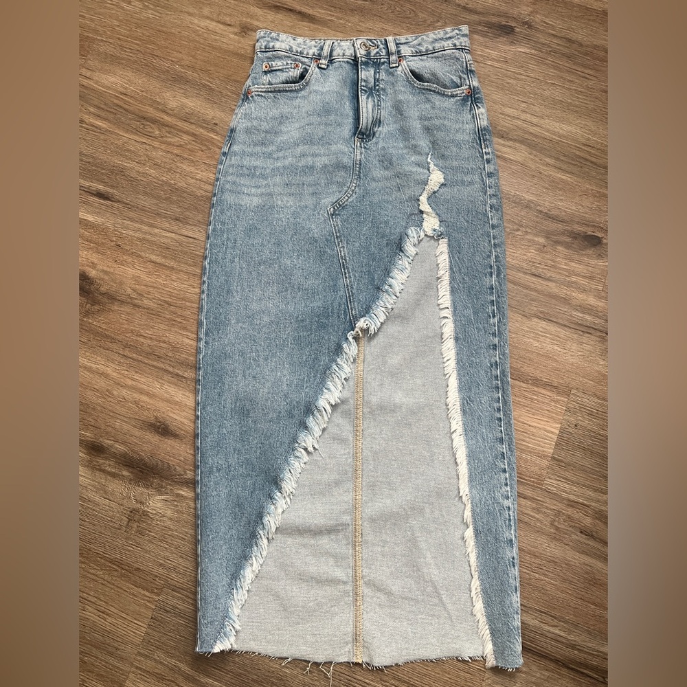 Forever 21 Blue Denim skirt - Picture 3 of 8